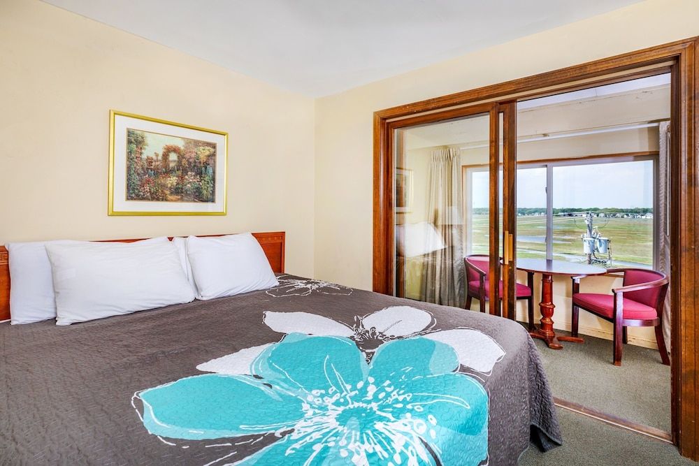Sea Spiral Suites & Motel - photo 13