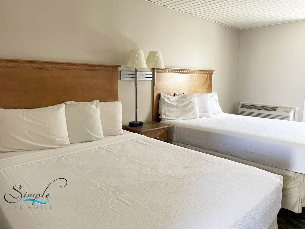 Simple Life Motel - photo 15