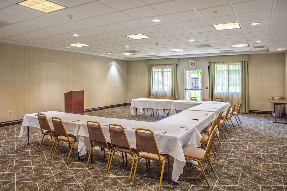 Homewood Suites by Hilton Bakersfield - photo 35