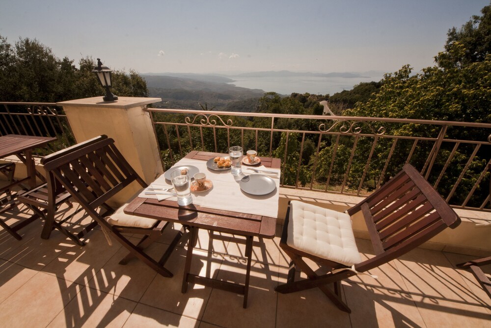 Rastoni - carbon neutral hotel in Portaria