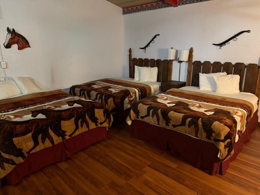 Cinderella Motel - photo 7
