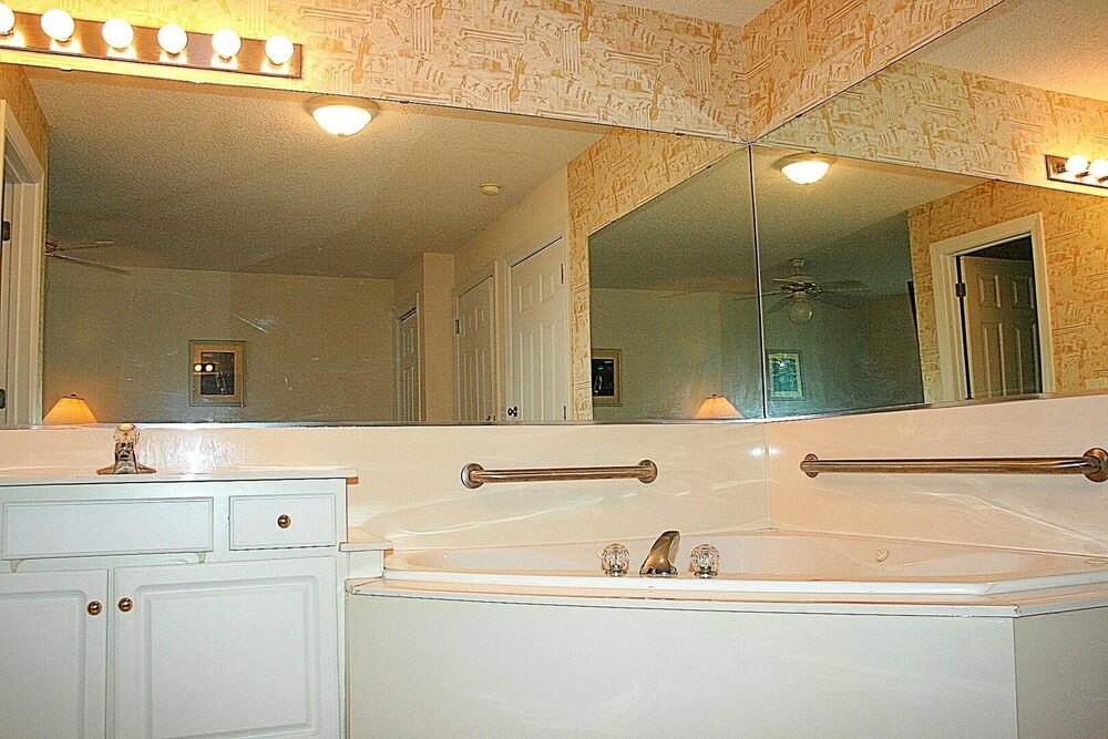Brunswick Plantation Resort and Golf Studio 1404l Villas in the Heart of NC Seafood Country by Redawning - photo 3