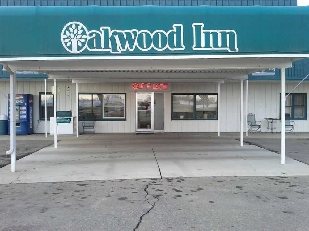 Oakwood Inn and RV Park - featured photo