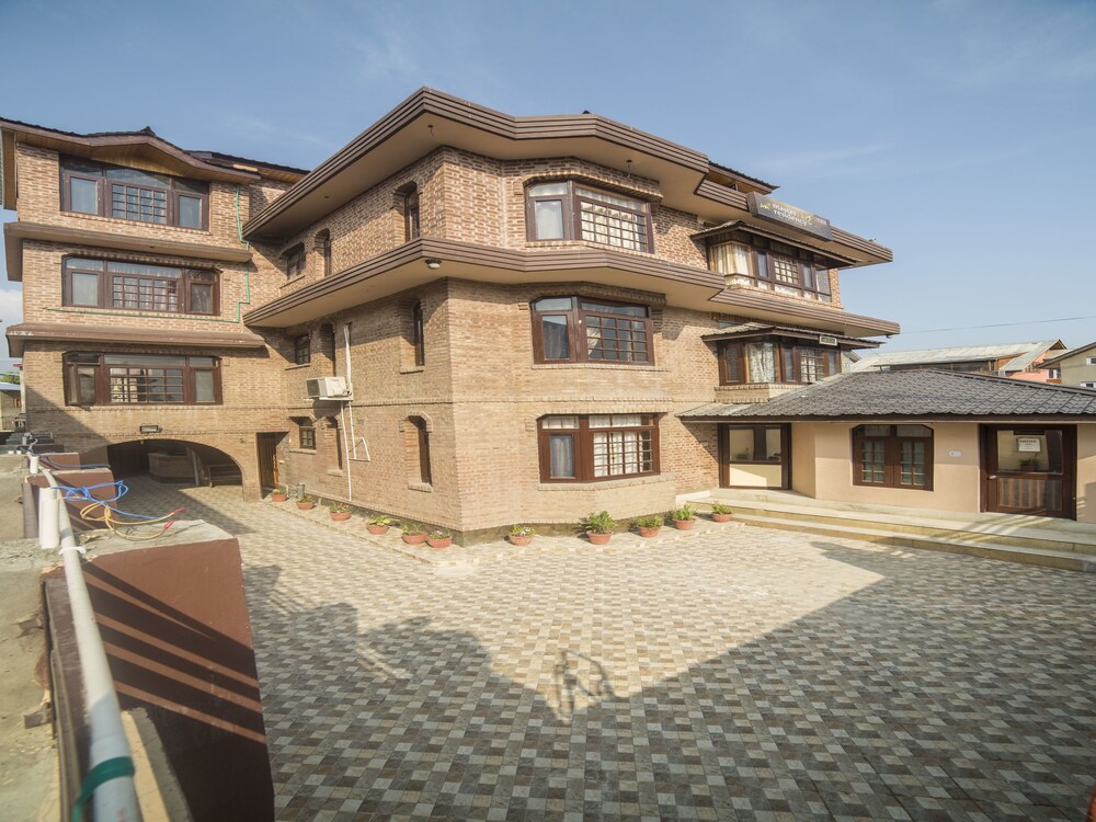 OYO 5582 Master Residency - last minute hotel in Srinagar