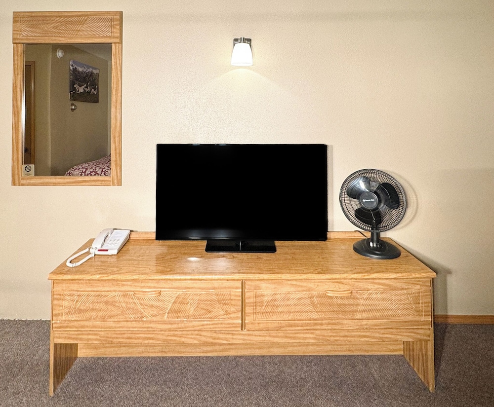 Young's Motel - photo 28