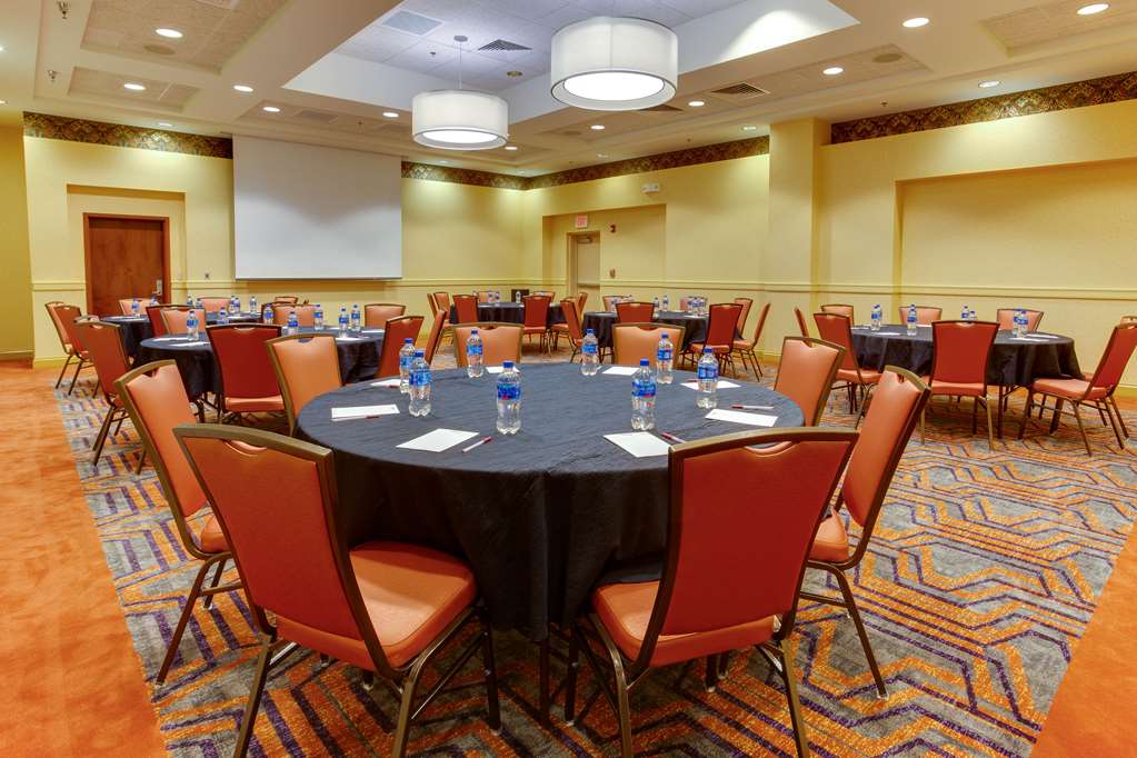 Drury Inn & Suites West Des Moines - photo 35