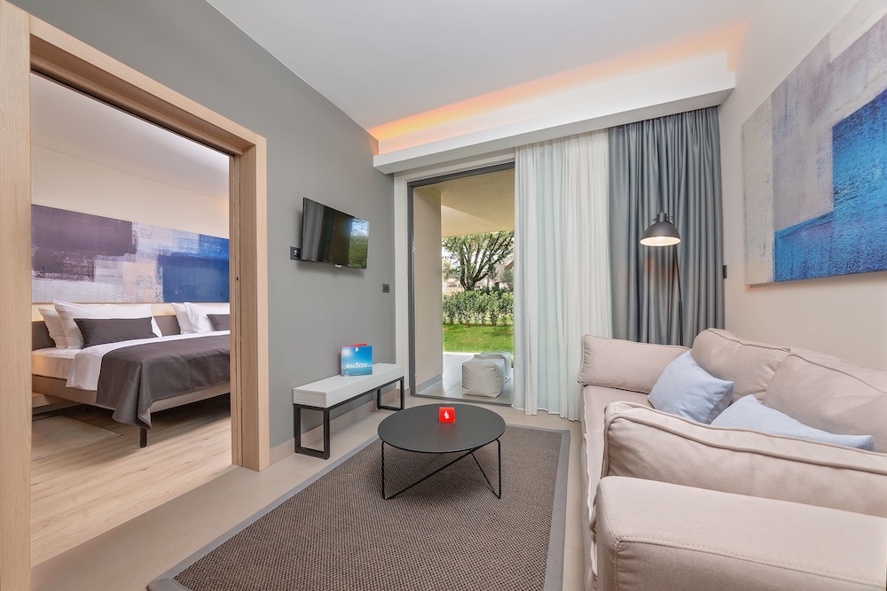 Garden Suites Park Plava Laguna — hotel in Porec