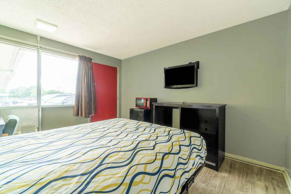 Lamplighter Inn By OYO Independence - photo 32