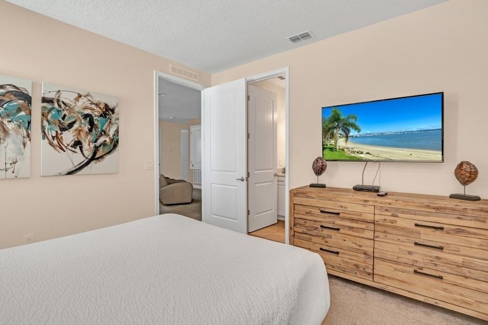 Reunion Golf Resort 8 Bed 8 Bath Amazing Pool Home 8 Bedroom Villa by RedAwning - photo 15