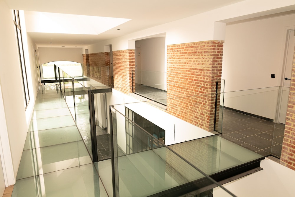 Hvn10 B&B — 4-Star Luxury Hotel in Stabroek, Belgium
