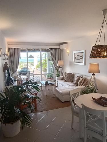 Ocean Terraces Vila Gaivota I — 4-Star Luxury Hotel in Ferragudo, Portugal