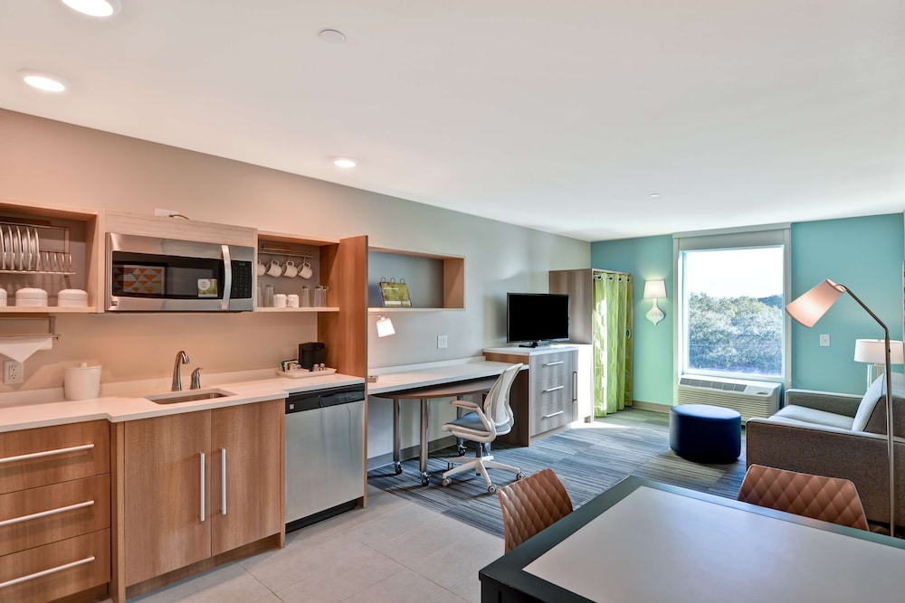Home2 Suites by Hilton Tampa USF Near Busch Gardens - photo 13