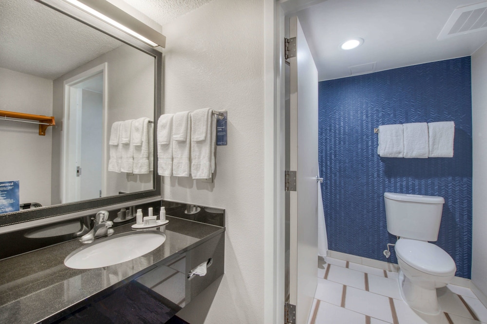 Fairfield Inn By Marriott Raleigh Crabtree - photo 22