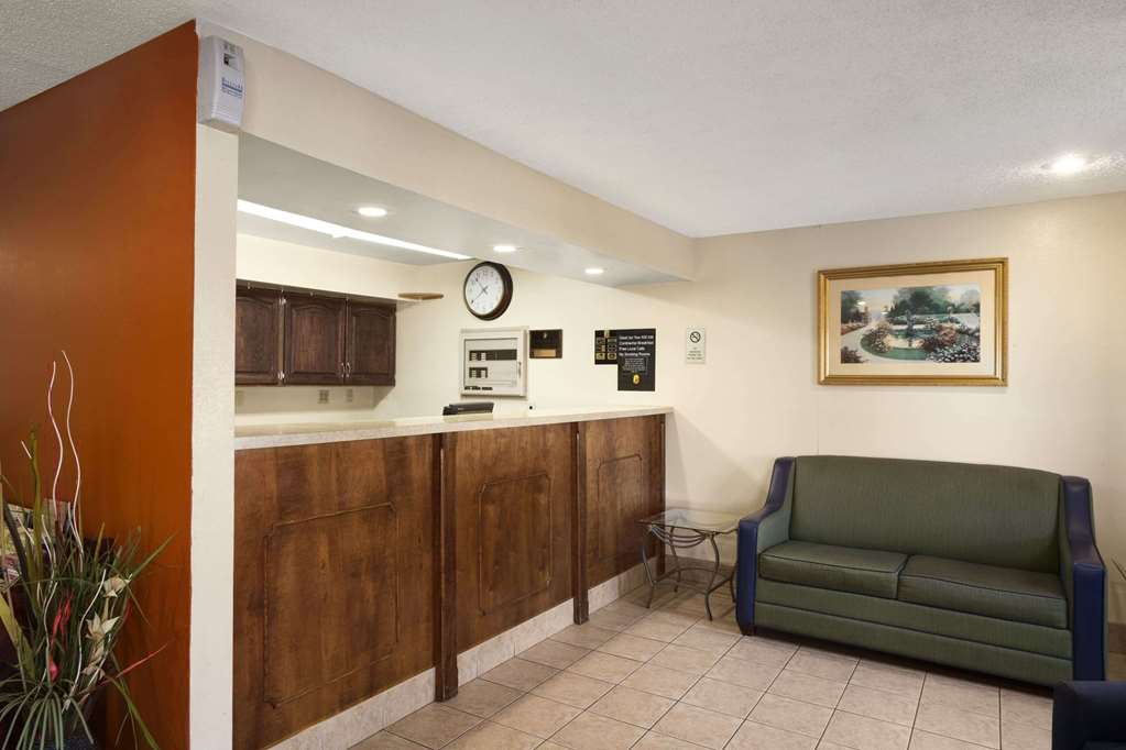 Super 8 by Wyndham Prestonsburg - photo 4