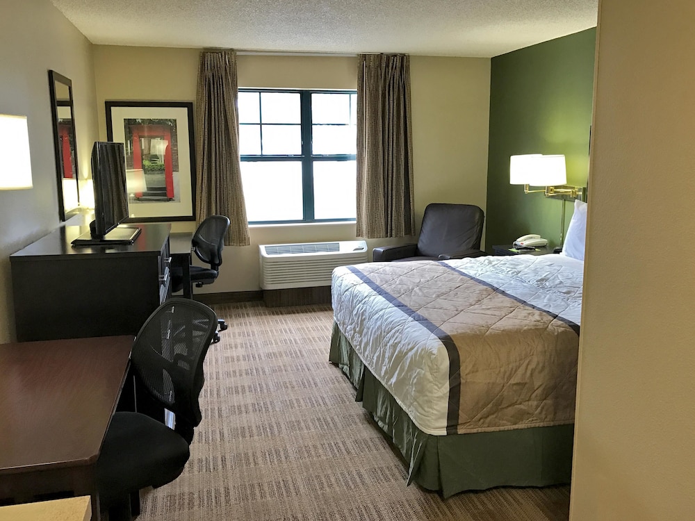 Extended Stay America Select Suites Detroit Farmington Hills - photo 12