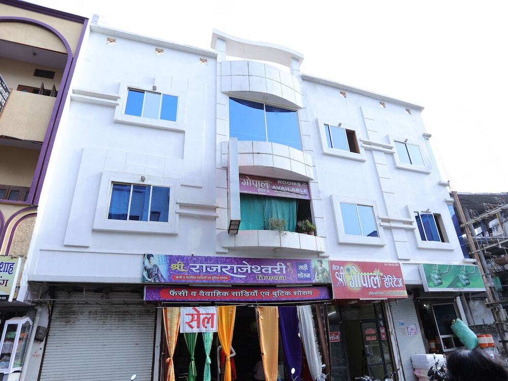OYO 15217 Shree Gopal Heritage - carbon neutral hotel in Ujjain
