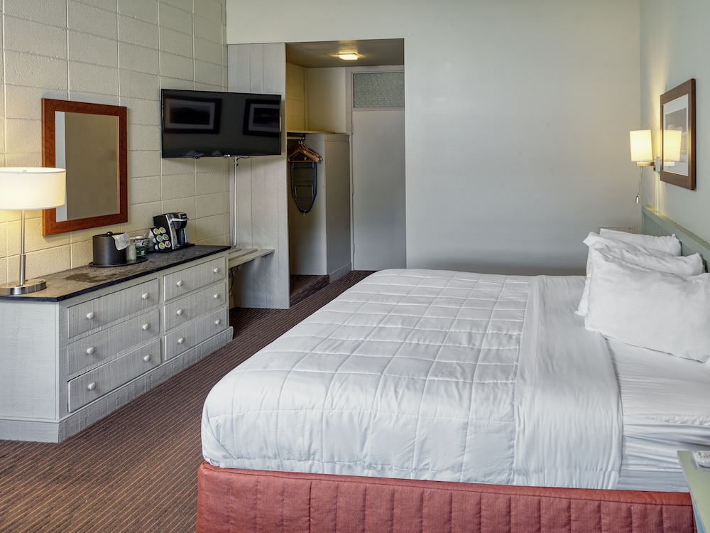 Peaks of Otter Lodge - photo 7
