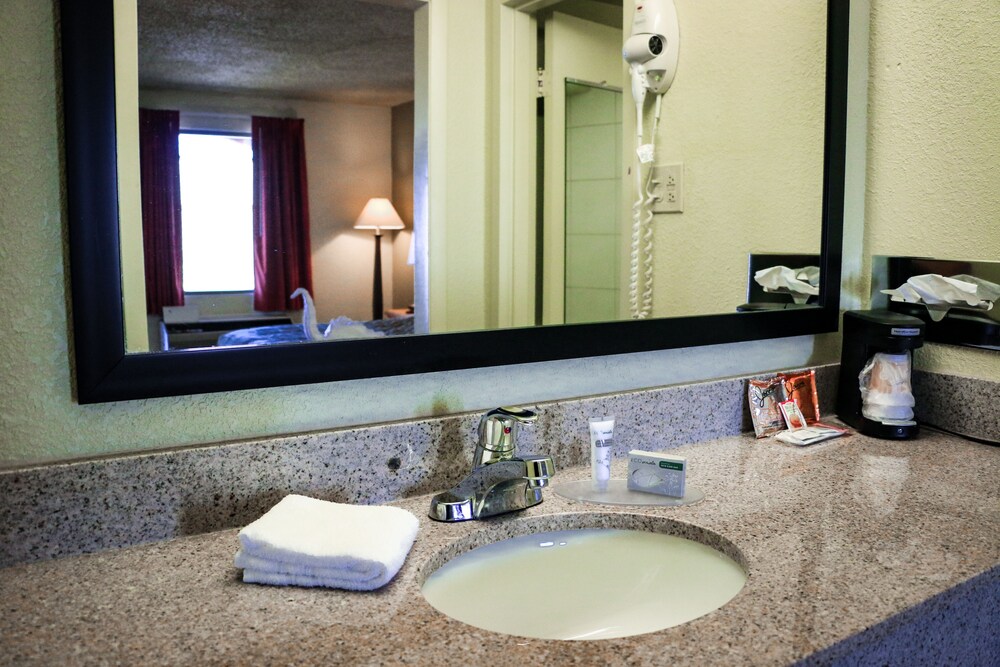 Suite Dreams Hotel - photo 37