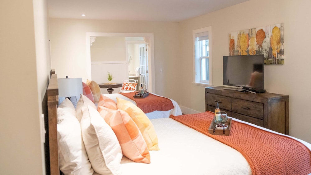 Kelowna Bed & Breakfast — 4-Star Luxury Hotel in Kelowna, Canada