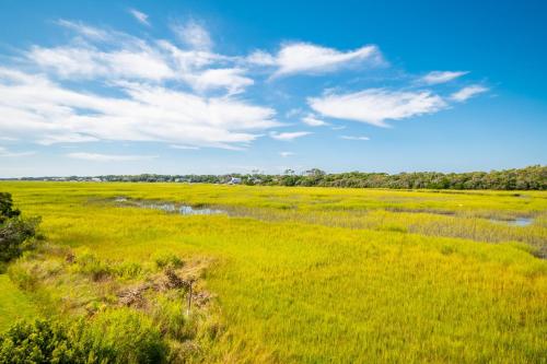 Coastal Living by Oak Island Accommodations - photo 48