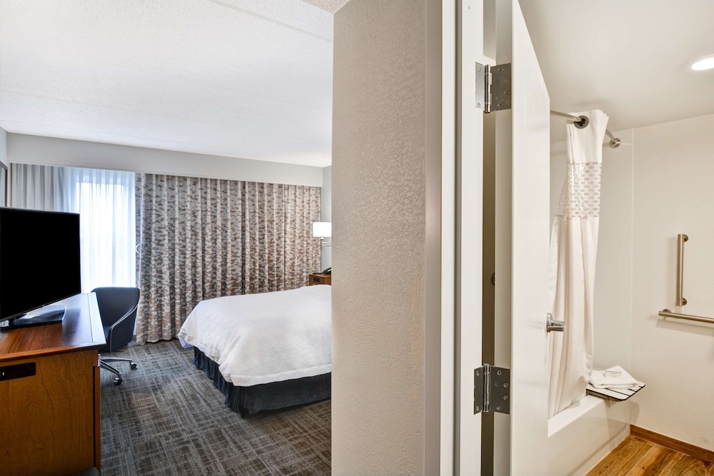 Hampton Inn Albany Wolf Road - photo 23