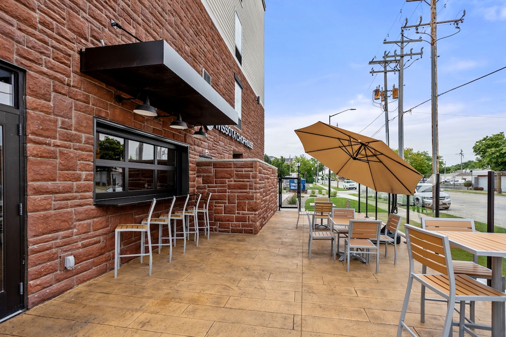 Cobblestone Hotel & Suites Ottumwa - photo 43