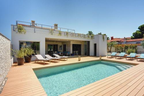 Traumvilla Mit Blick Auf Die Brijuni Inseln Privatem Pool in Pula, Croatia