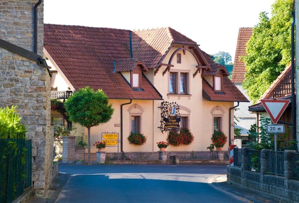 Familienweingut Braun — hotel in Volkach