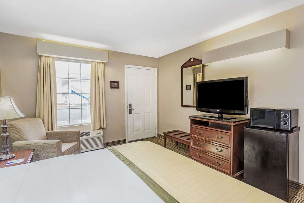Baymont by Wyndham Valdosta at Valdosta Mall - photo 8