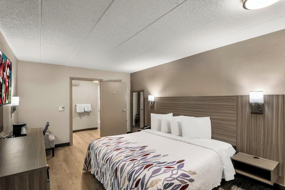 Red Roof Inn Enfield - photo 14