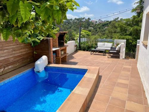 Nature Oasis Near Barcelona with Swimming Pool Parties Not Allowed — hotel in Sant Cugat Del Valles
