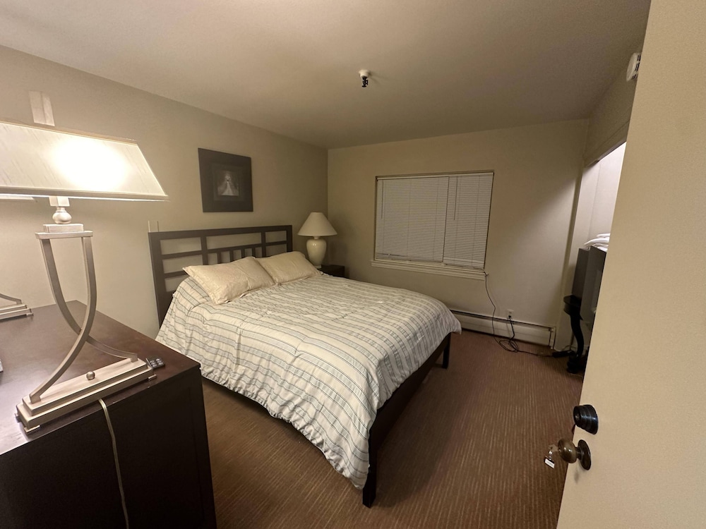 The Oaks B&B Hotel and Spiritual Center - photo 9