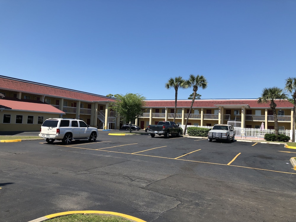 Jax Inn - carbon neutral hotel in Jacksonville
