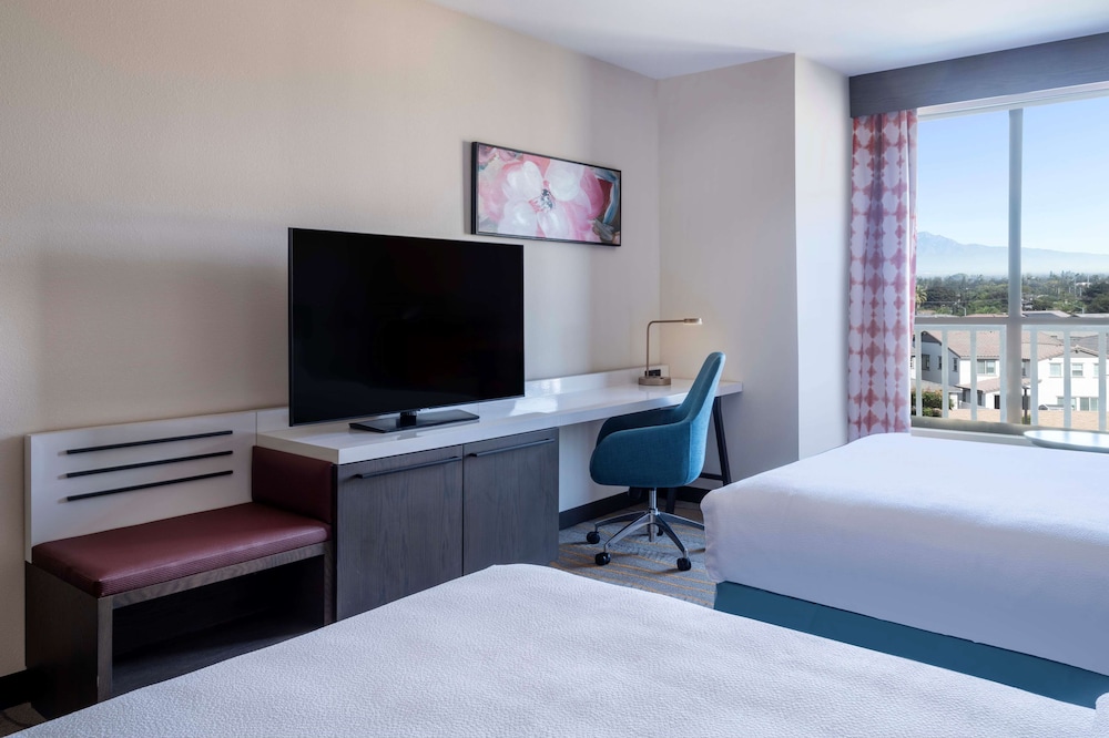 Hilton Garden Inn Pomona Chino - photo 9