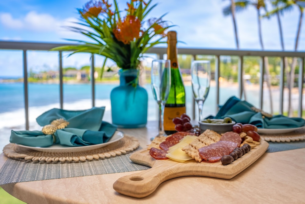 Napili Shores A202 OF Studio condo — 4-Star Luxury Hotel in Lahaina, United States