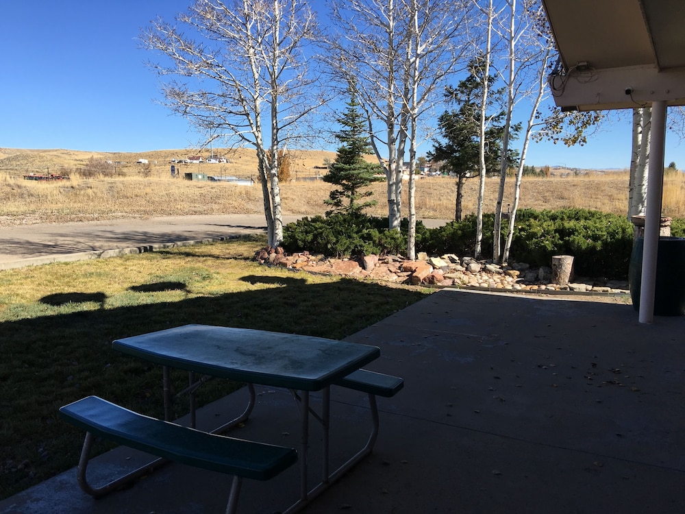 Travelers Inn & Suites - photo 41