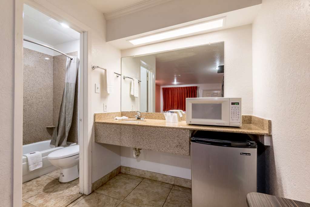 Motel 6 San Antonio Tx Frost Bank Center - photo 20