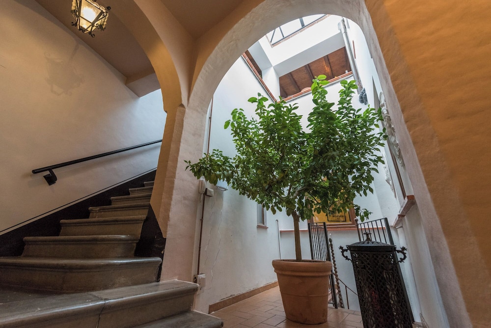 Fawlty Towers Guest House — Todi — photo 4