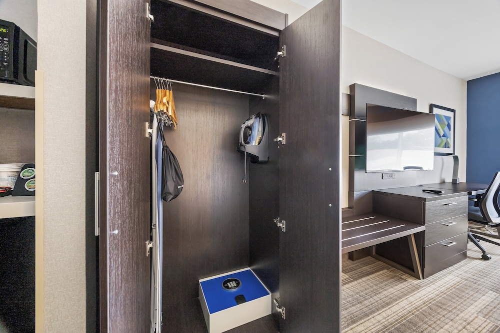 Holiday Inn Express Sunnyvale Silicon Valley by IHG - photo 34