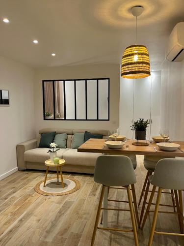 Logement D’exception Sur Le Port in Hyeres, France