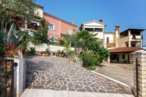 Meiks Ostseehutten - carbon neutral hotel in Dranske