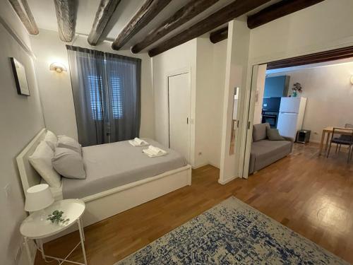 Tortona 12 Tra Fashion e Design — 4-Star Luxury Hotel in Milan, Italy