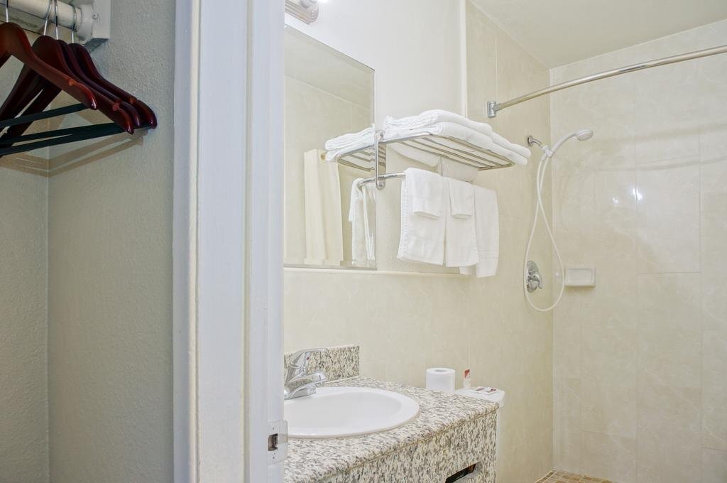 Harbor Motel - photo 11