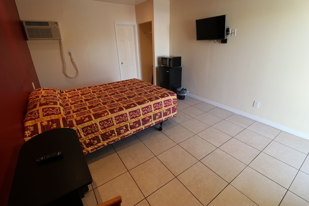 Sandman Inn Motel - photo 3