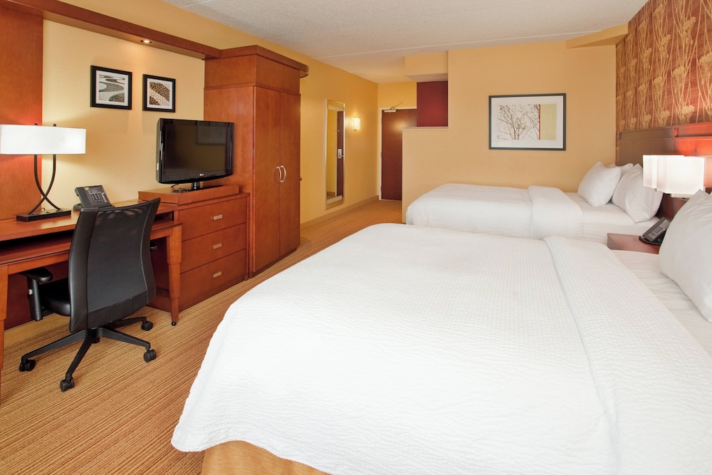 Courtyard by Marriott Pittsburgh North Cranberry Woods - photo 10