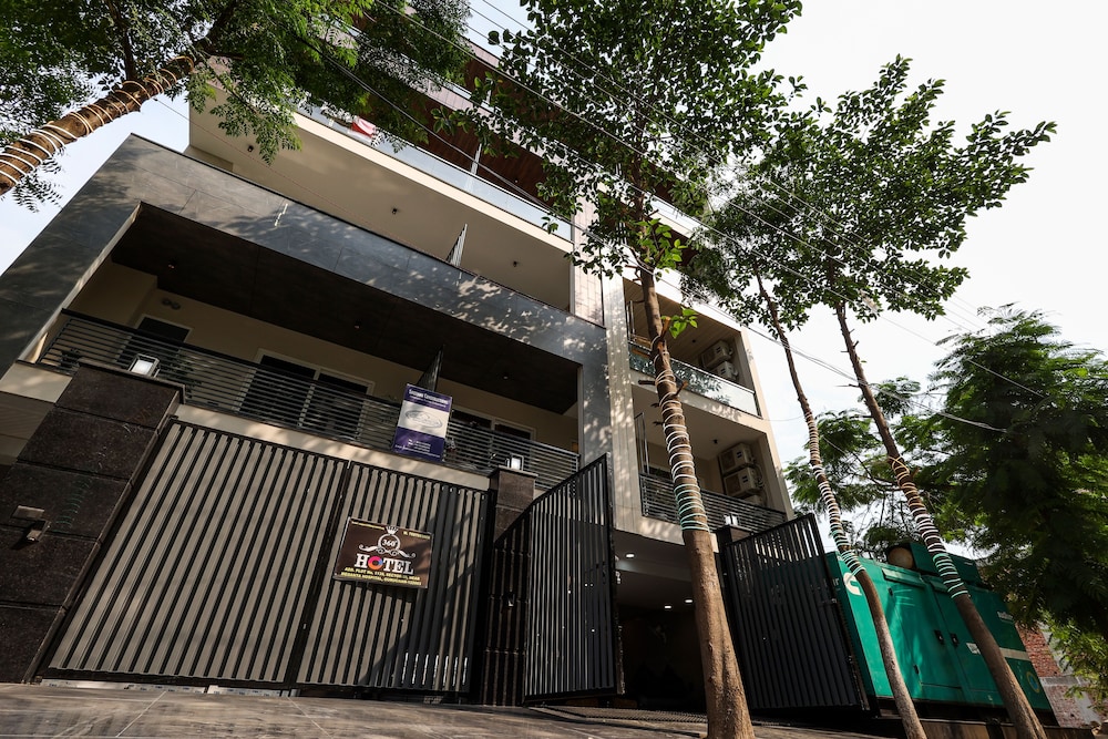 360 Degree Hotel - last minute hotel in Gurgaon