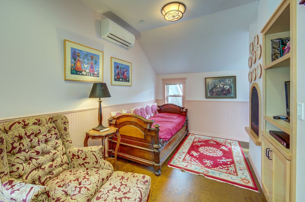 Carlisle Garden Suites - photo 10