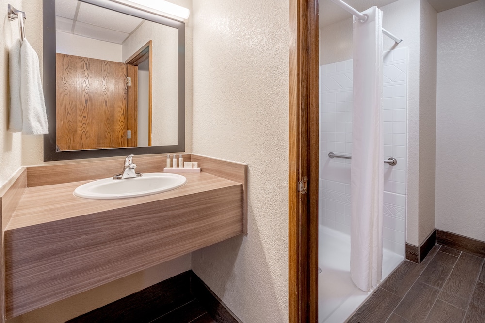 El Rancho Hotel - photo 25