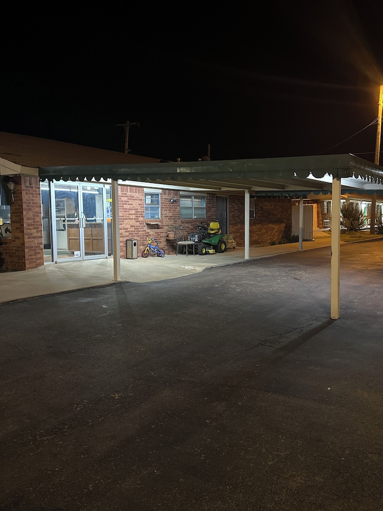 Tanglewood Motel - photo 12