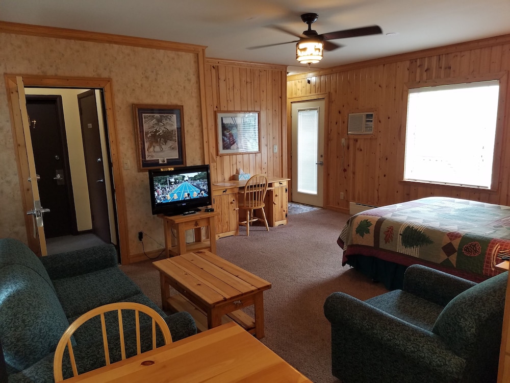 The Willard Munger Inn - photo 4